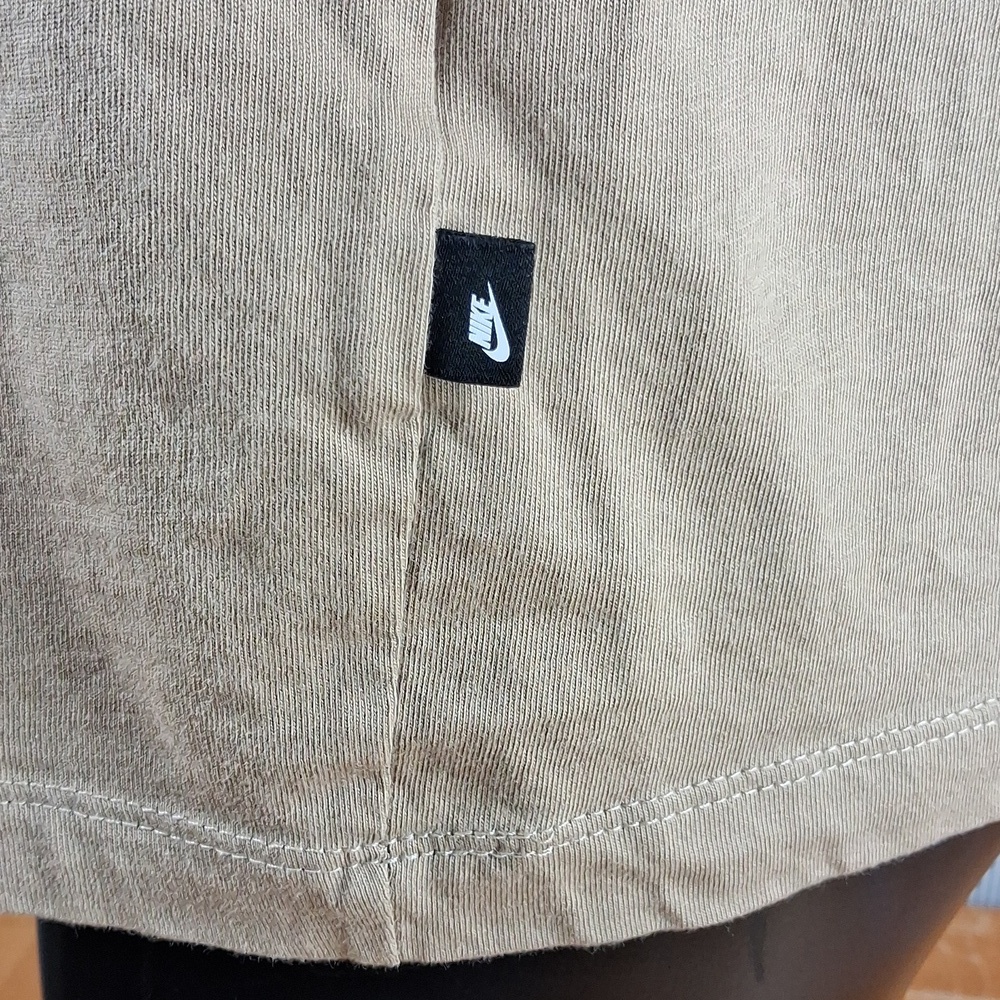 Nike Wizard Fantasy Big Back Graphic Lrg Tan & Blue Casual T-shirt - Picture 5 of 7